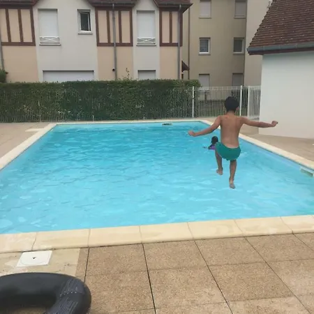Appart Proche Avec Piscine Et Parking Couvert Prive Daire *